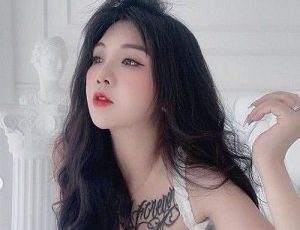 Phương Min xinh đẹp chơi trò thú nhún với bạn trai