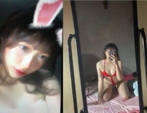 Sexhay em gái dâm đãng thích mặc lọt khe đỏ